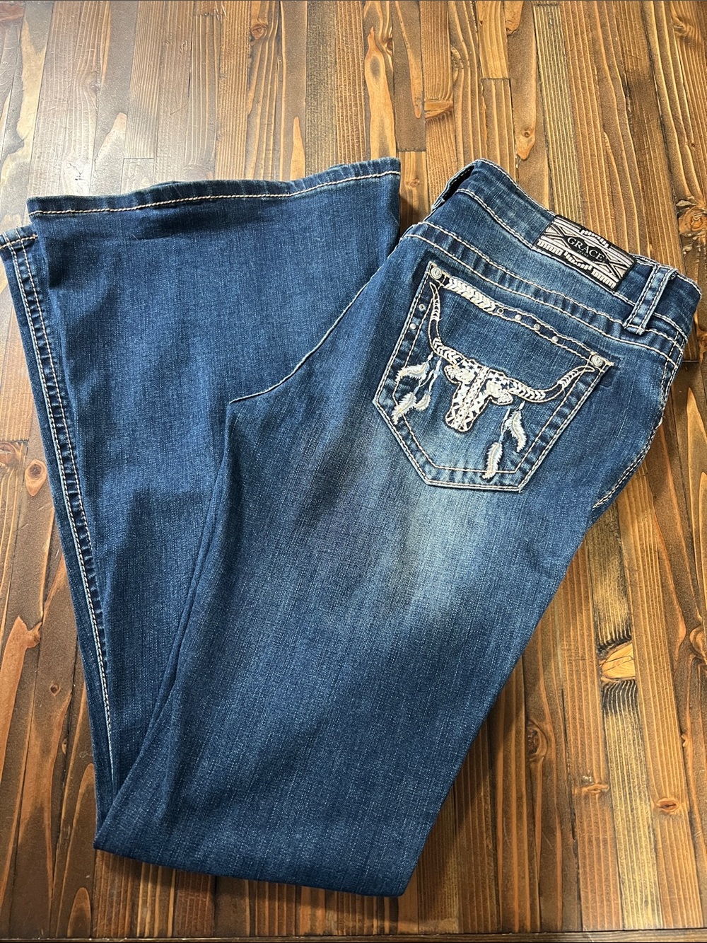 NWOT Grace in LA Dark Blue Embroidered Flare Let Jeans 29x32